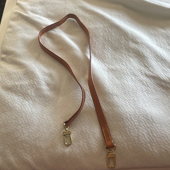 Louis Vuitton purse - Picture 2 of 6